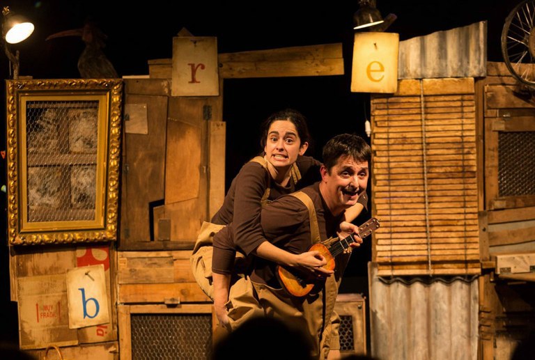 “La gallina dels ous d’or” de Zum-Zum Teatre obrirà la temporada del cicle Diumenges al Teatre de Cambrils.