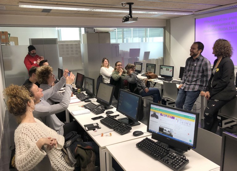 Cambrils acull un curs sobre xarxes socials i TIC per fomentar la participació juvenil.