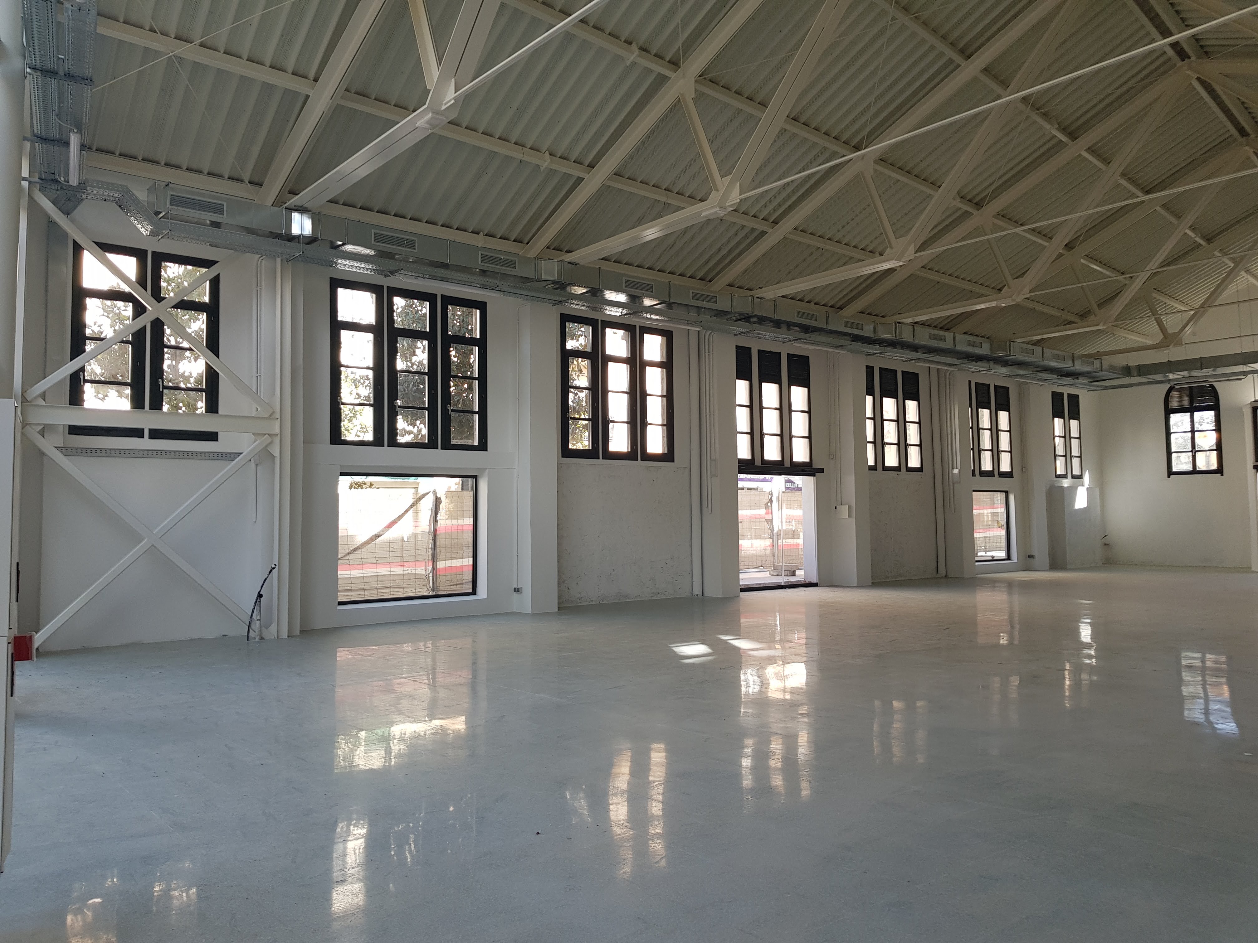 Interior del Mercat de la Vila