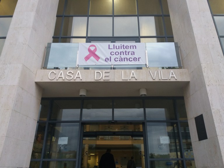 Cambrils commemora el Dia Contra el Càncer de Mama .