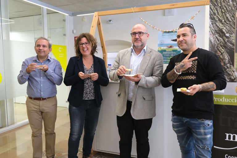 Cambrils dóna la benvinguda a l’oli nou d’oliva verge extra de la Cooperativa Agrícola.