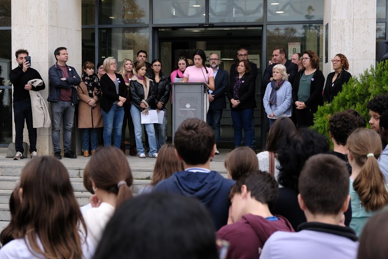 Cambrils es manifesta contra totes les formes de violència masclista.
