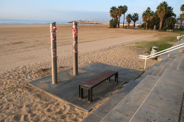 Cambrils estalvia 5 milions de litres d’aigua amb el tancament de les dutxes.