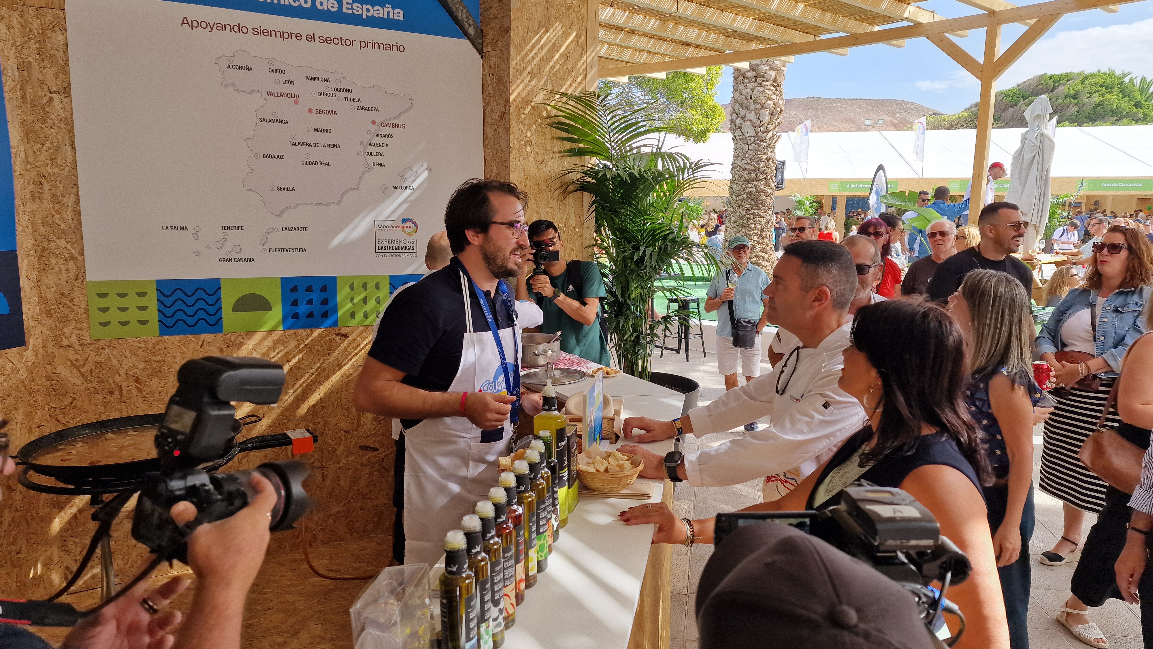 Visita a l'estand del president de Lanzarote i l'alcaldessa de Teguise