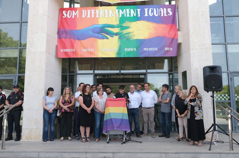 Cambrils reivindica la diversitat i els drets LGBTI+.