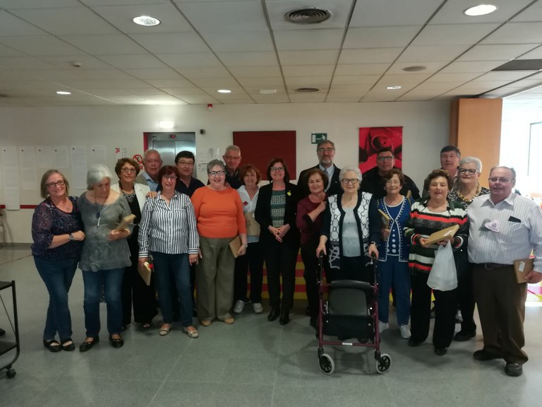 El Casal Municipal de la Gent Gran celebra la Diada de Sant Jordi .