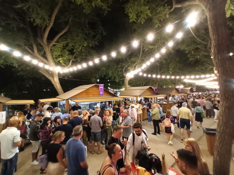 El Festival del Vi i la Gastronomia de Cambrils atrau prop de 45.000 persones al Parc del Pescador.
