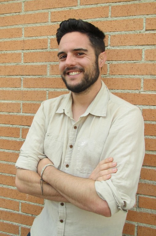El Ple Municipal nomena el periodista Adrià Muñoz Punzano com a director de Ràdio Cambrils  .