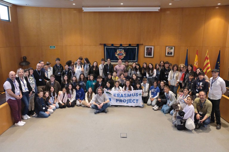 El regidor d’Educació dona la benvinguda a l’alumnat del programa Erasmus+ del Joan Ardèvol.