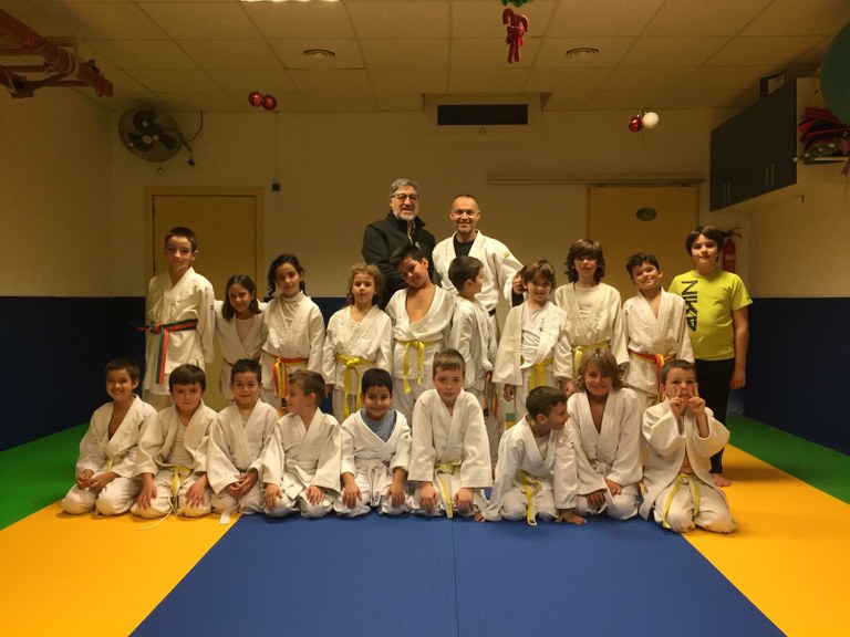 El regidor d’Esports visita el Club de Judo Cambrils.