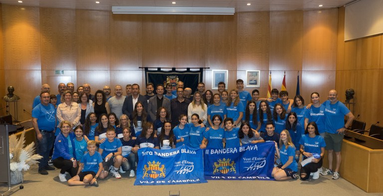 L’Ajuntament de Cambrils ofereix una recepció al club de rem Vent d’Estrop  .