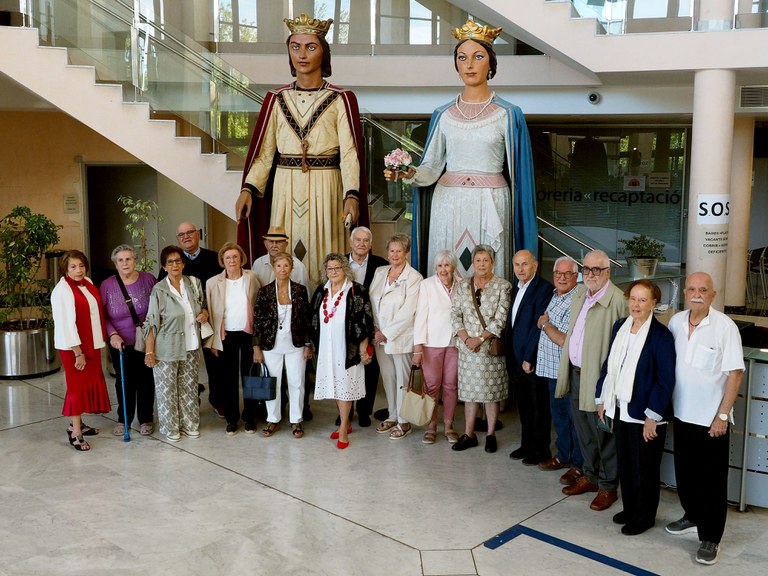 L’Ajuntament ofereix una recepció a un grup de cambrilencs i cambrilenques que celebren els 80 anys.