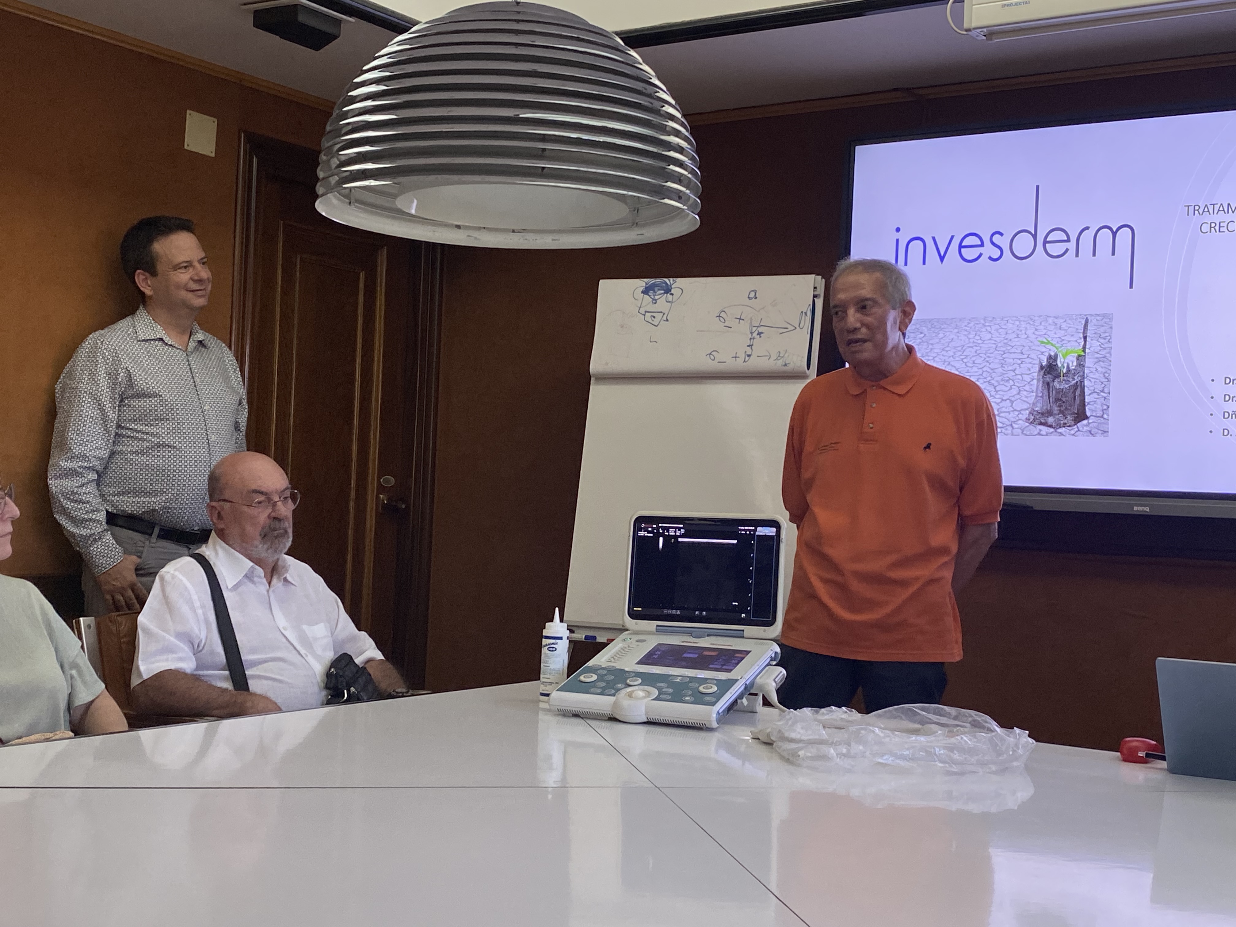 Presentació d'un estudi de recerca al Centre Mèdic Vilafortuny
