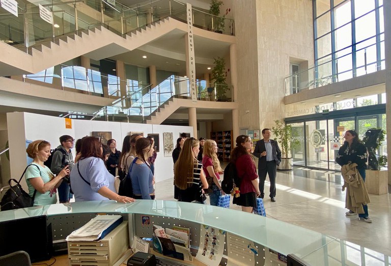 L’alcalde rep l’alumnat de Polònia del programa europeu Erasmus+ acollit per l’Institut Cambrils.
