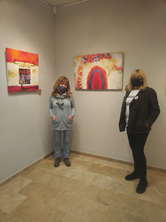 L’artista Marta Fàbregas i l’Agrupació Fotogràfica obren el calendari d’exposicions de Cambrils .