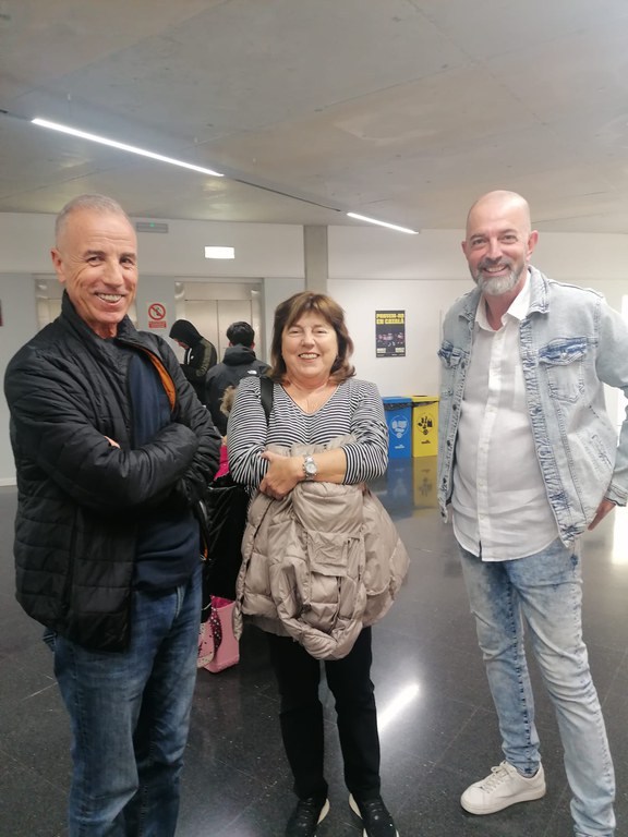 L’Escola d’Adults de Cambrils forma parelles lingüístiques per practicar el castellà i l’anglès.