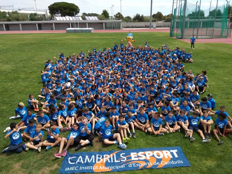 Més de 300 escolars gaudeixen de la segona edició dels Jocs Esportius de Cambrils .