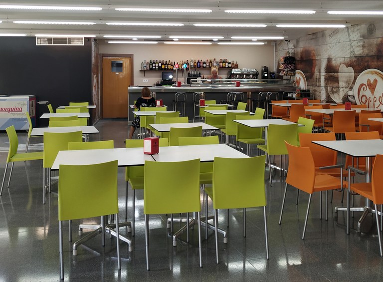 Reobre la cafeteria menjador del Casal Municipal de la Gent Gran.
