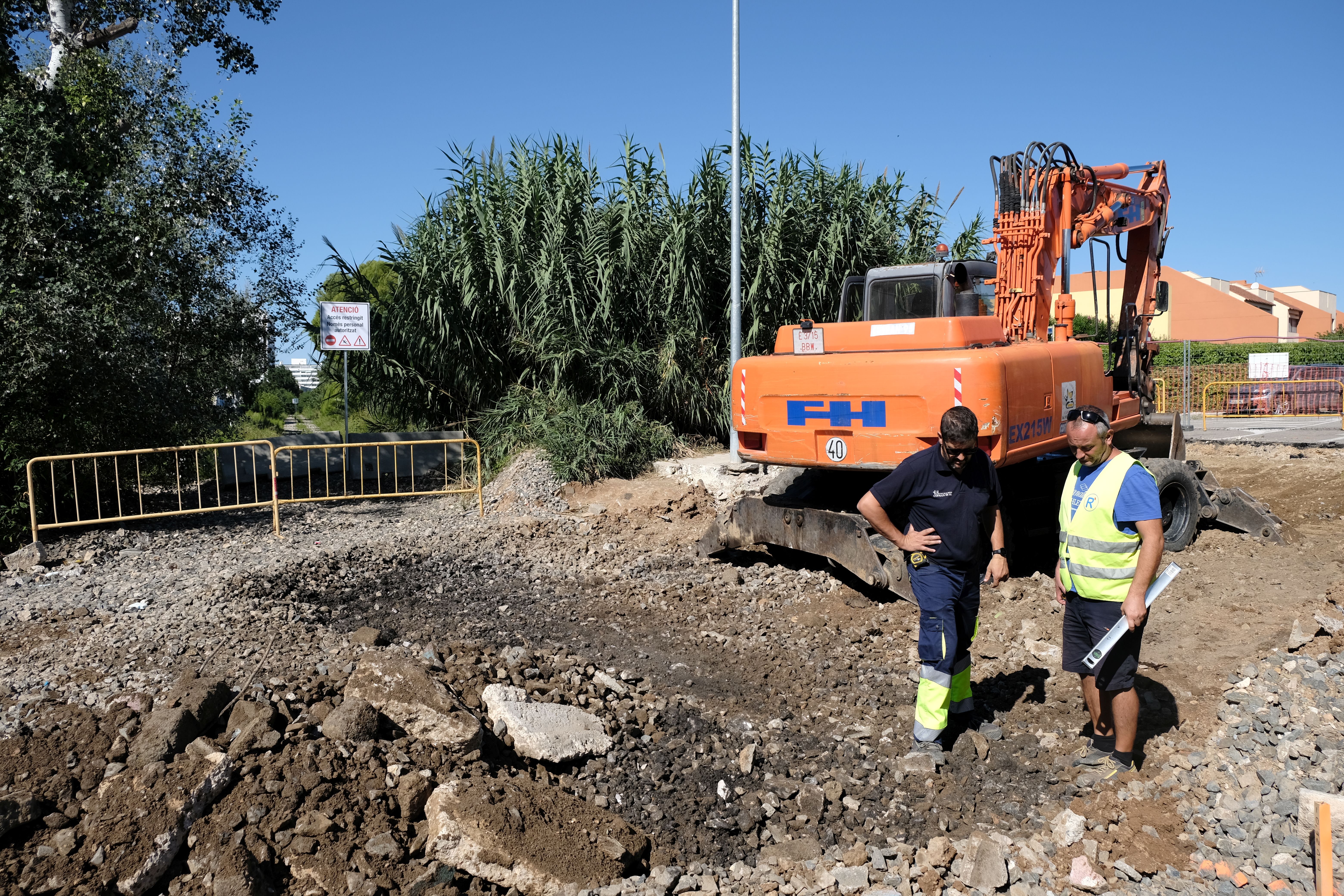 Obres de supressió de barreres al carrer Venècia