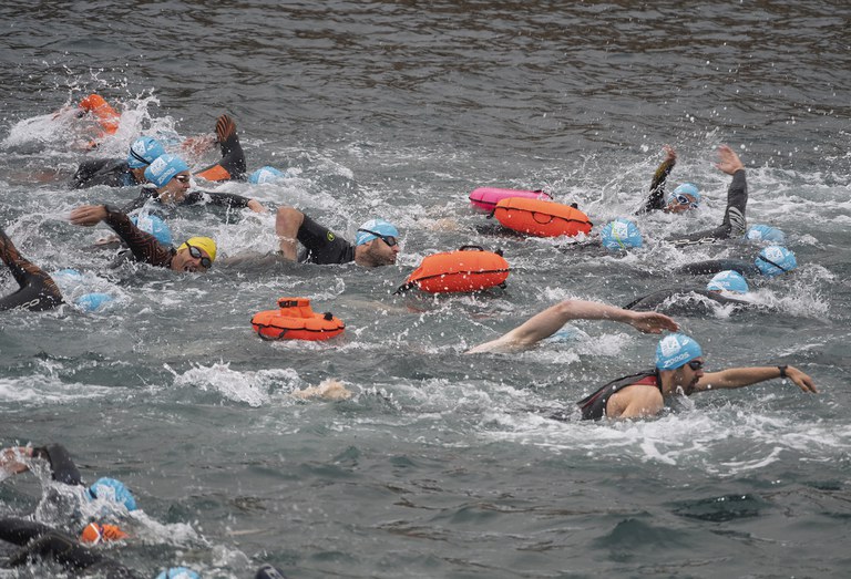 Swim for ELA i la Triple A nedaran 43 km per donar visibilitat a l’ELA i recaptar fons per a la investigació.