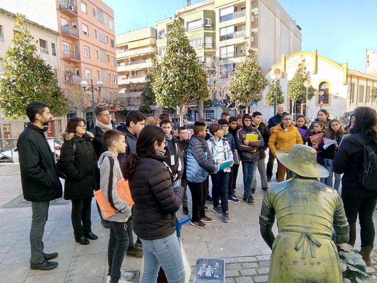 Una sortida didàctica dóna a conèixer la figura de Vidal i Barraquer a l’alumnat de secundària .