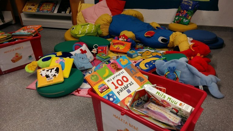 Els més menuts ja poden gaudir de la Bebeteca, un nou espai per a mares i pares amb bebès a la Biblioteca .