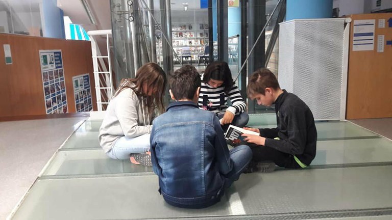 La biblioteca de Cambrils ofereix el taller "Màgia o química".