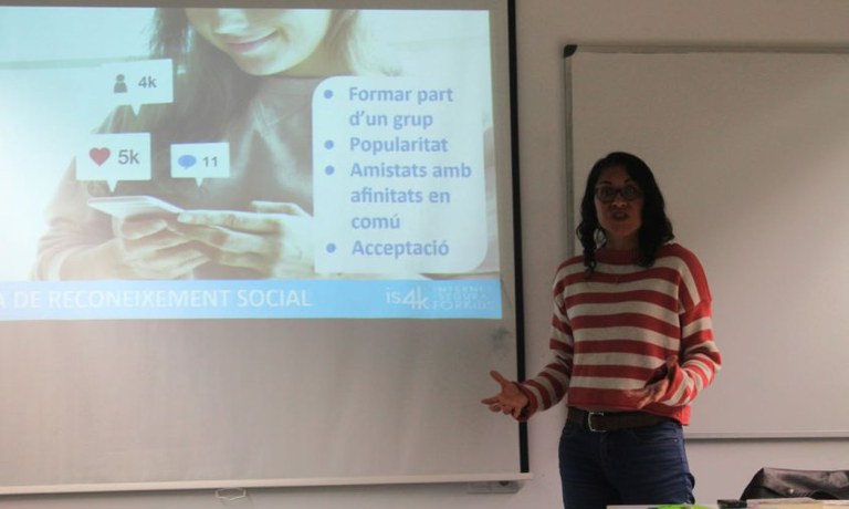 Lydia Gil, investigadora: «Les xarxes socials tenen molt potencial i, alhora, molt perill».