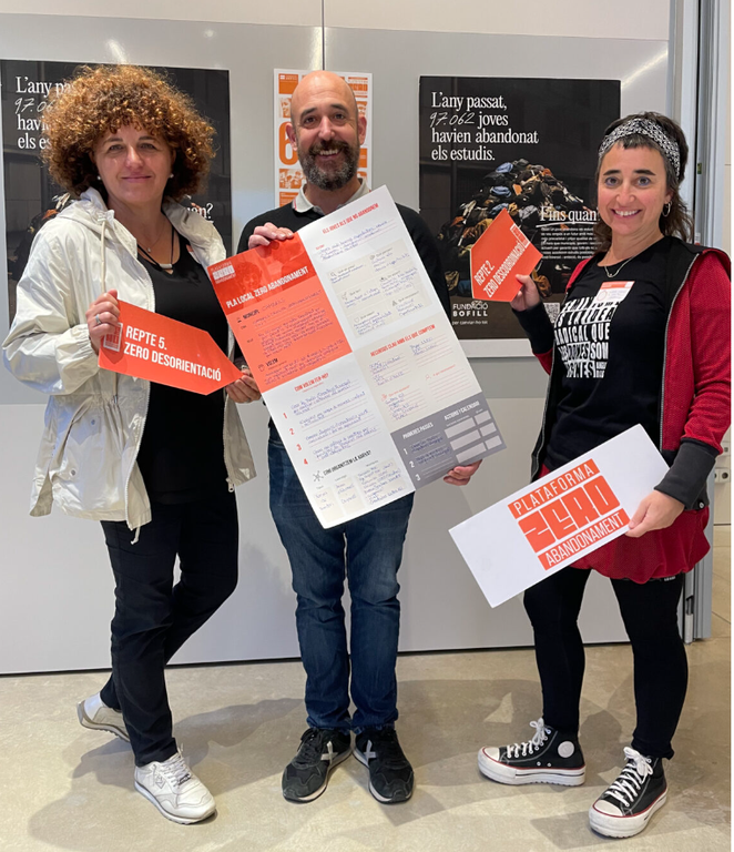 Abandonament Zero: Amb Dora Massagué (Pla Educatiu d’Entorn), Ester Huguet i Agustí Carles (Equip de  Suport a l’Escolarització) del Departament d’Educació de l’Ajuntament de Cambrils.
