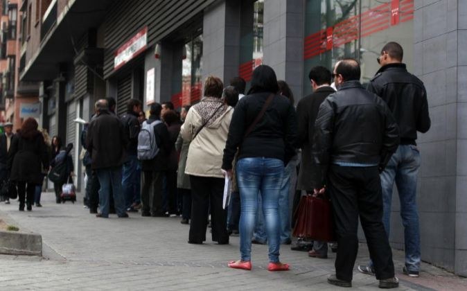 La tasa de paro bajará del 20% este año, pero tardará una década en volver a niveles precrisis.